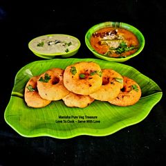 A picture of Medu Vada Chutney Sambar - Urad dal Vada - Uddin Vade.