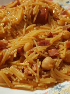 Una foto de Fideos con garbanzos (aprovechamiento)