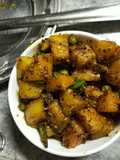 Sookhe Aloo Matar