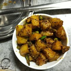 A picture of Sookhe Aloo Matar.
