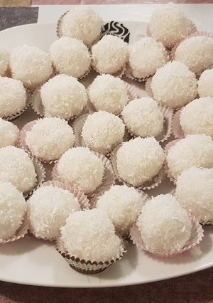 O poză a rețetei Bomboane Raffaello.
