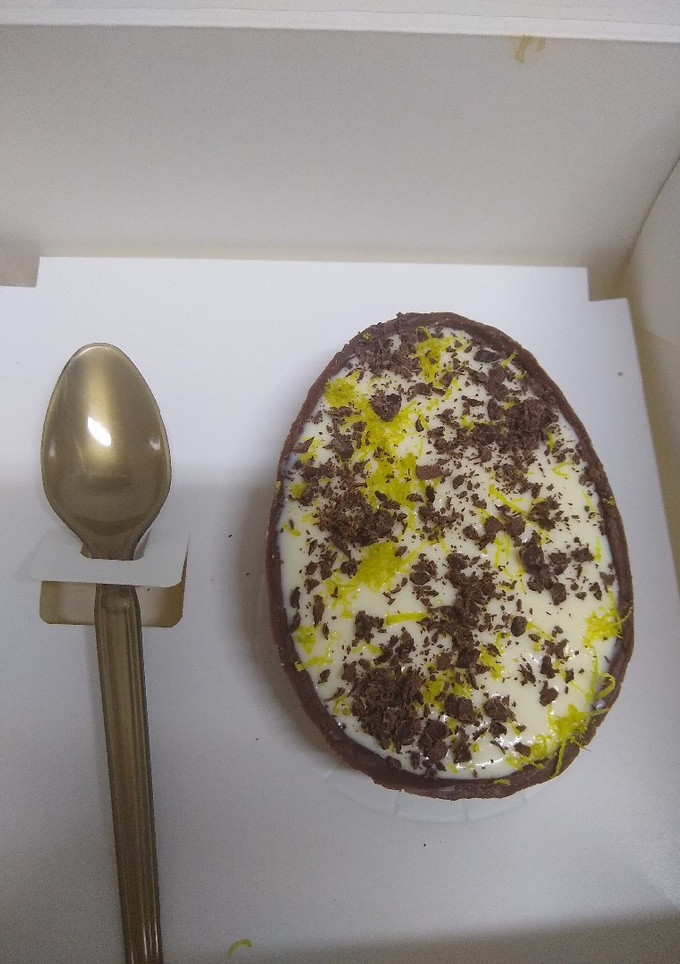 Una foto de Huevos de Pascua relleno de lemon pie
