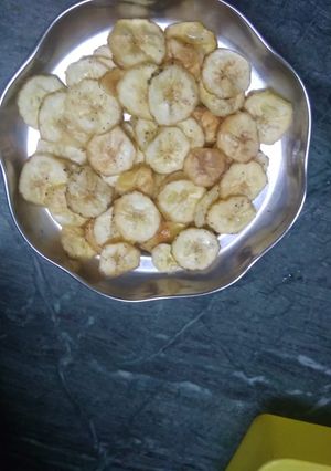 કેળાની વેફર (Banana Wafer Recipe In Gujarati) રેસીપી મુખ્ય ફોટો