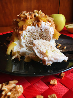 Una foto de Mug cake de manzana y yogur griego