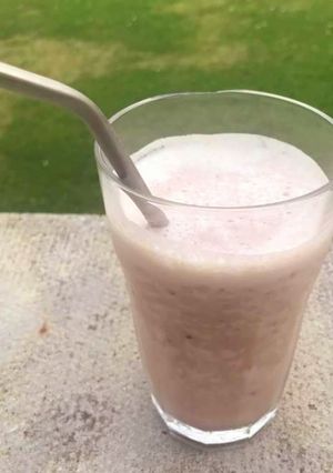 A picture of Chikoo thick shake.