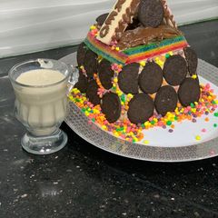 A picture of Chocolate oreo house.