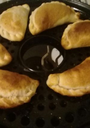 Una foto de Empanadas de Pollo Deliciosas Hechas en el Parrigas 😏!!!