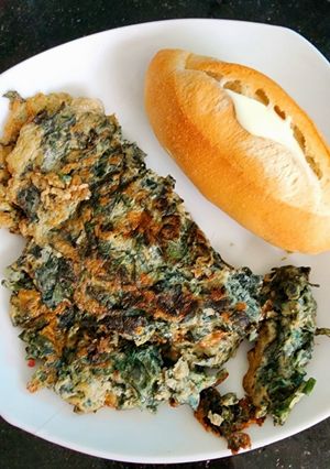 Hình của món Trứng rán lá mơ.