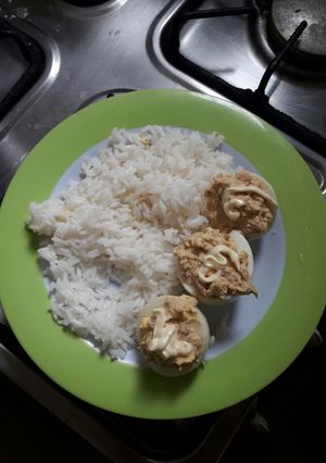 Una foto de Huevos rellenos