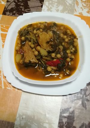 Foto principal de Cocido con bacalao y verduras silvestres en la olla GM g