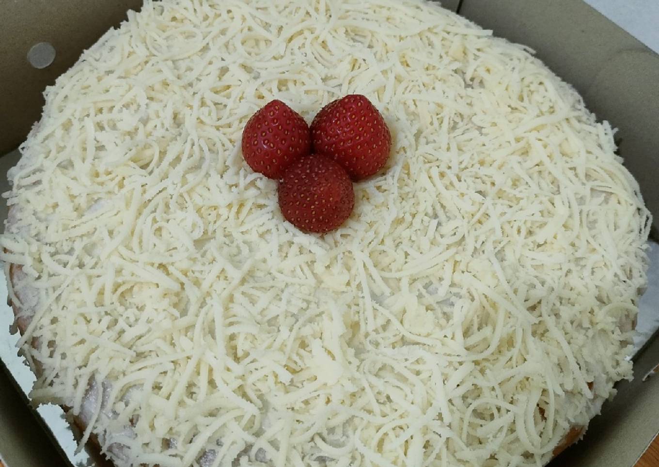 Ogura Cake Strawberry Topping Keju