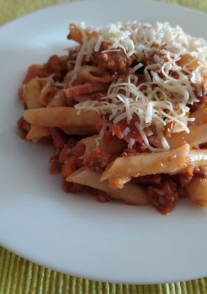 Una foto de Macarrones a la Boloñesa 🍅😋