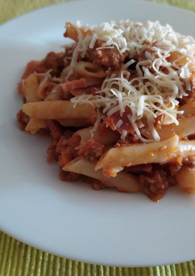 Una foto de Macarrones a la Boloñesa 🍅😋