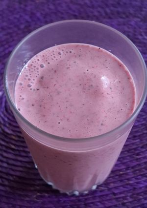 Una foto de Smoothie de kefir y frutos rojos