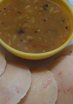 गाजर सूजी इडली (Gajar suji idli recipe in hindi) रेसिपी मुख्य फोटो