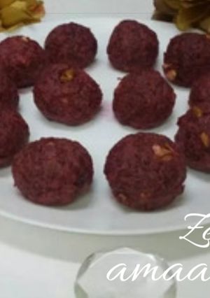 A picture of Beetroot Halwa Laddoos.