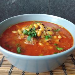 Chawali rassa (black eye beans) A picture of Chawali rassa (black eye beans).