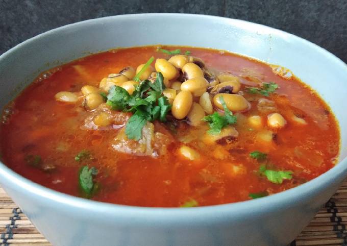 Chawali rassa (black eye beans)