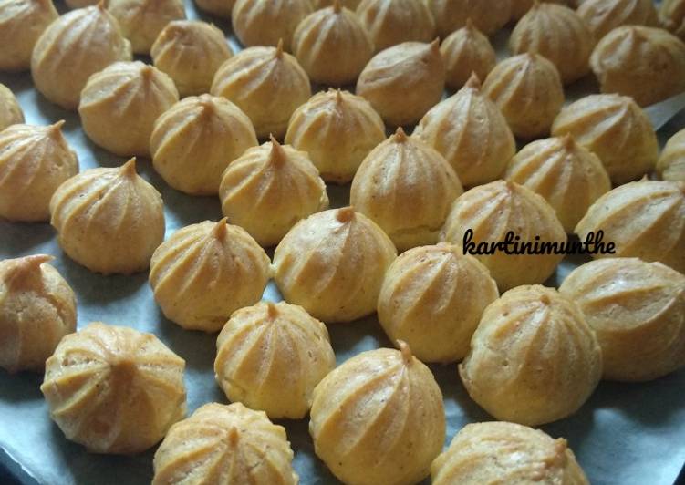 Soes Kering Keju