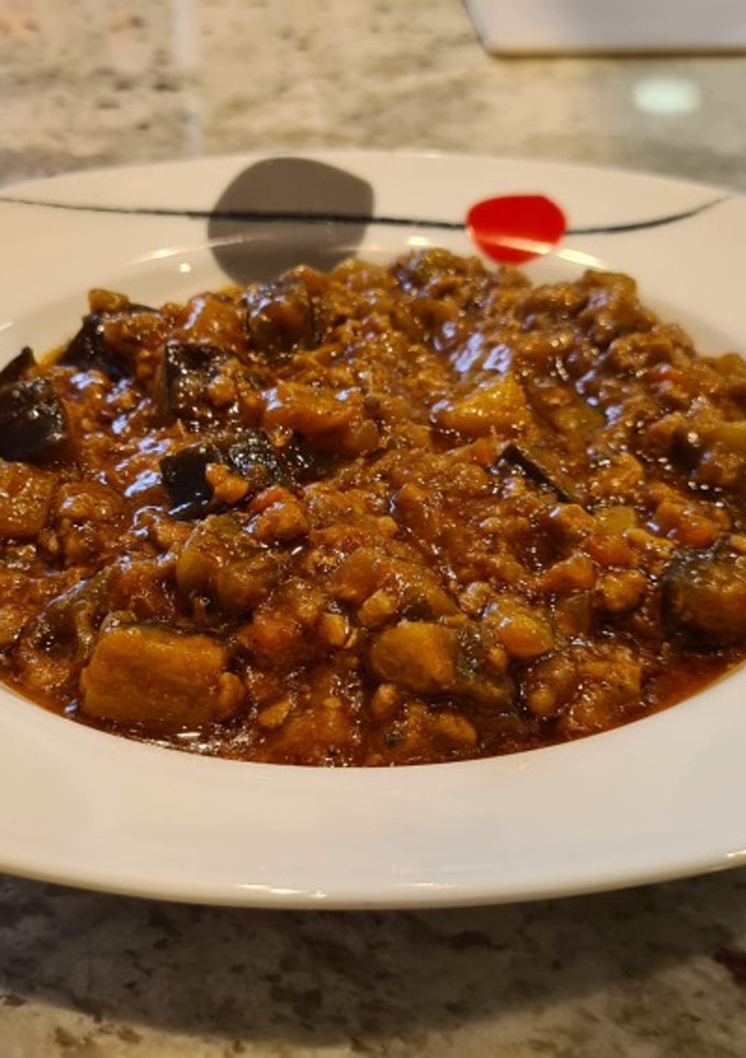 Una foto de Salteado de berenjena y carne picada
