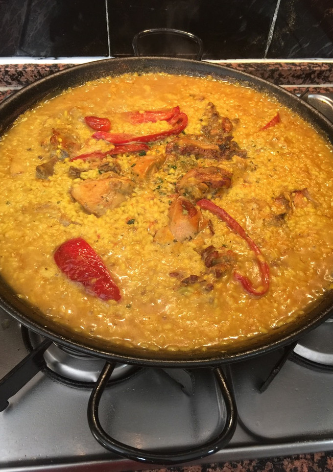 Una foto de Arroz con pollo campero