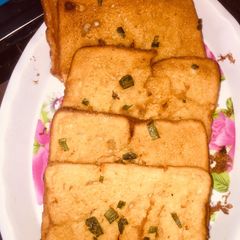 A picture of Fried bread 🍞.