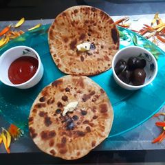 A picture of Double layer aloo paratha.