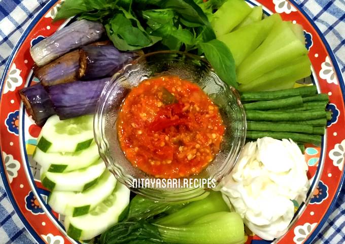 Lalapan dan Sambal Terasi