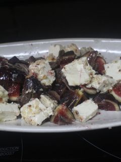 Una foto de Ensalada de higos con queso