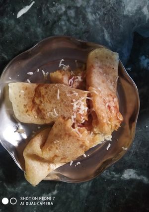રવા મેગી ઢોસા (Rava Maggi Dosa Recipe In Gujarati) રેસીપી મુખ્ય ફોટો