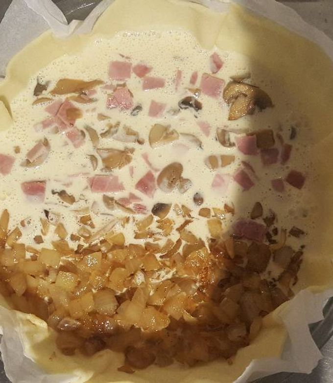 Une photo de Tarte mi-oignon mi-jambon