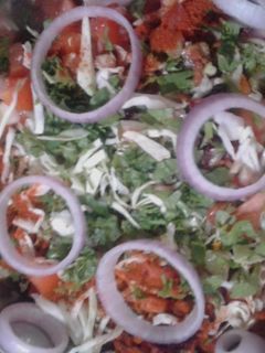 मिक्स व्हेजिटेबल सलाड (mix veg salad recipe in marathi) रेसिपी चे मुख्य फोटो