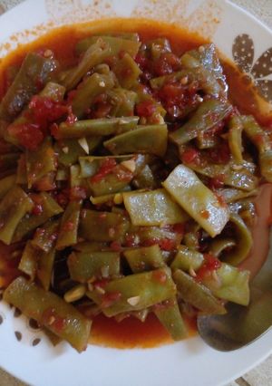 صورة لوصفة لوبية ببندورة