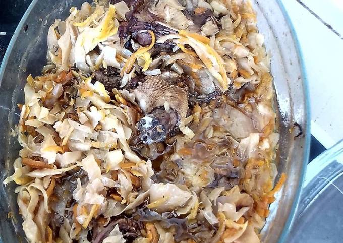 Утка тушеная с капустой