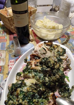 Una foto de Pechugas rellenas con ricota, espinaca y champignones