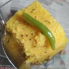 A picture of Dhokla.