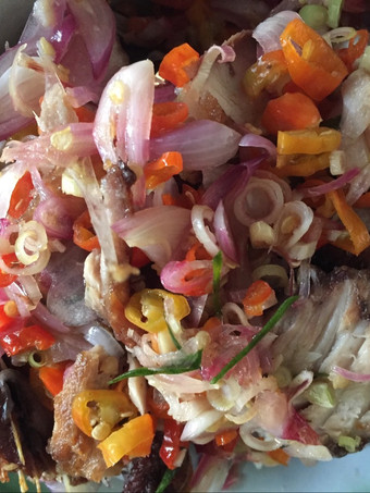 Cara Gampang Menyiapkan Tongkol Goreng Sambal Matah Wajib Dicoba