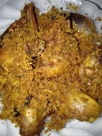 Bagaimana Membuat Ayam serundeng gurih Yang Enaknya Kebangetan