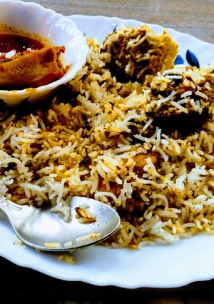 A picture of Chicken hariyali biryani.
