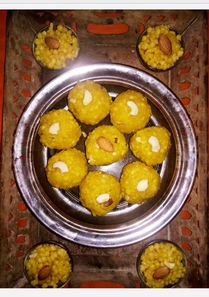 બુંદી ના લાડુ (bundi na ladu recipe in Gujarati) રેસીપી મુખ્ય ફોટો