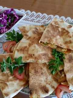 صورة لوصفة كاساديا اكلة مكسيكية
