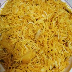 A picture of Chicken Biryani.