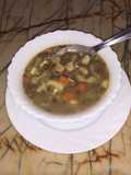 Sopa de lentejas y lacitos