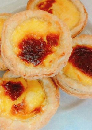 Hình của món Egg tart ngàn lớp.