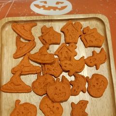 Halloween cinnamon biscuits A picture of Halloween cinnamon biscuits.