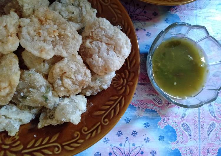 Cireng sambel ijo