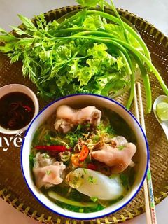 Hình của món Hủ tiếu giò heo.
