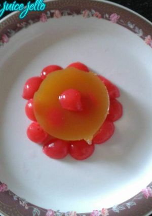 मैंगो जूस जेलो (Mango juice jello recipe in hindi) रेसिपी मुख्य फोटो