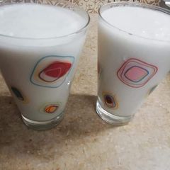 A picture of Meethi lassi.