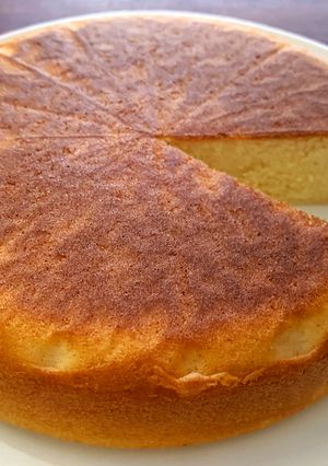 A picture of Basic Plain Rice Cooker Cake.